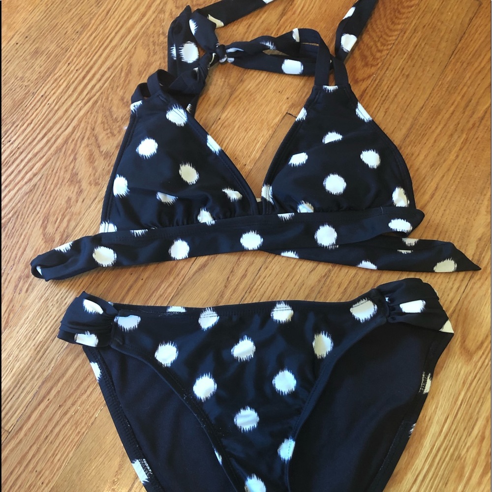 black and white poko dot bathing suit!!